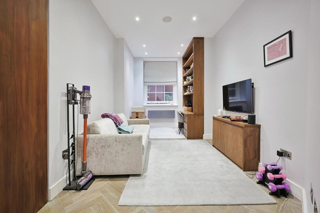 8 Maida Vale, London, W9 1TH