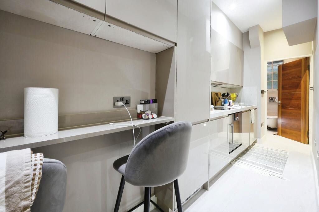 8 Maida Vale, London, W9 1TH