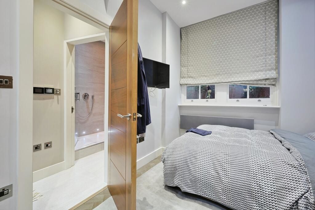 8 Maida Vale, London, W9 1TH