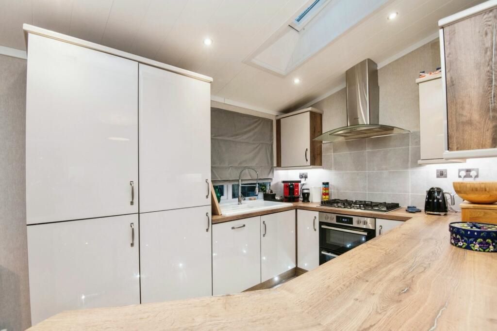 Lodge 115, Hawkchurch Resort & Spa Hawkchurch, Axminster, Devon, EX13 5UL