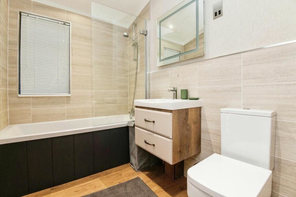 Lodge 115, Hawkchurch Resort & Spa Hawkchurch, Axminster, Devon, EX13 5UL