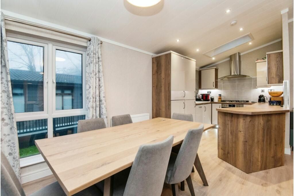 Lodge 115, Hawkchurch Resort & Spa Hawkchurch, Axminster, Devon, EX13 5UL