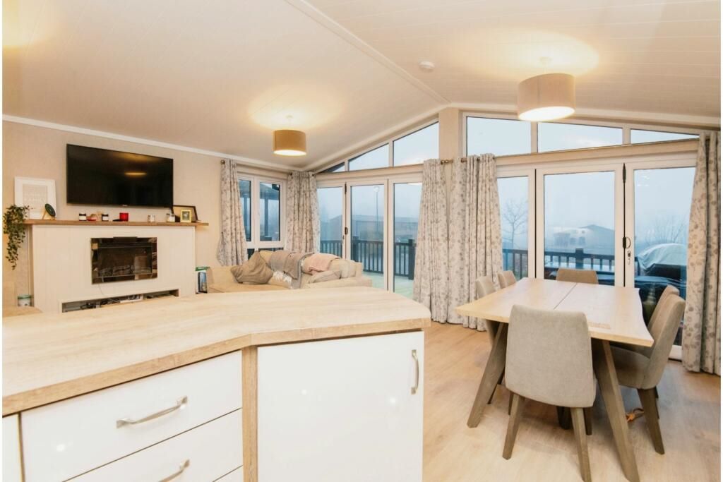 Lodge 115, Hawkchurch Resort & Spa Hawkchurch, Axminster, Devon, EX13 5UL