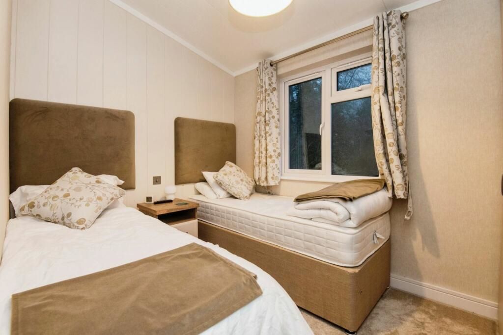 Lodge 115, Hawkchurch Resort & Spa Hawkchurch, Axminster, Devon, EX13 5UL