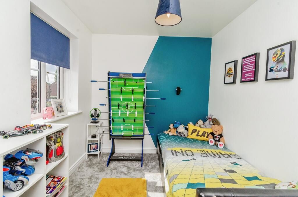 33 Pitchwood Close Darlaston, Wednesbury, West Midlands, WS10 8BF