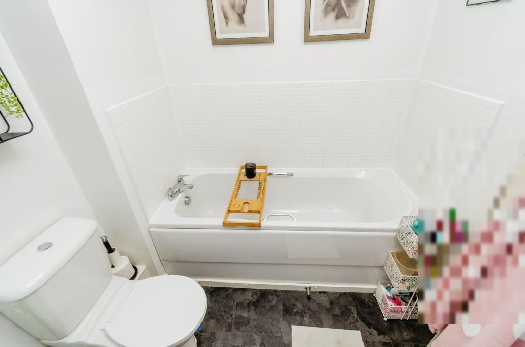 33 Pitchwood Close Darlaston, Wednesbury, West Midlands, WS10 8BF