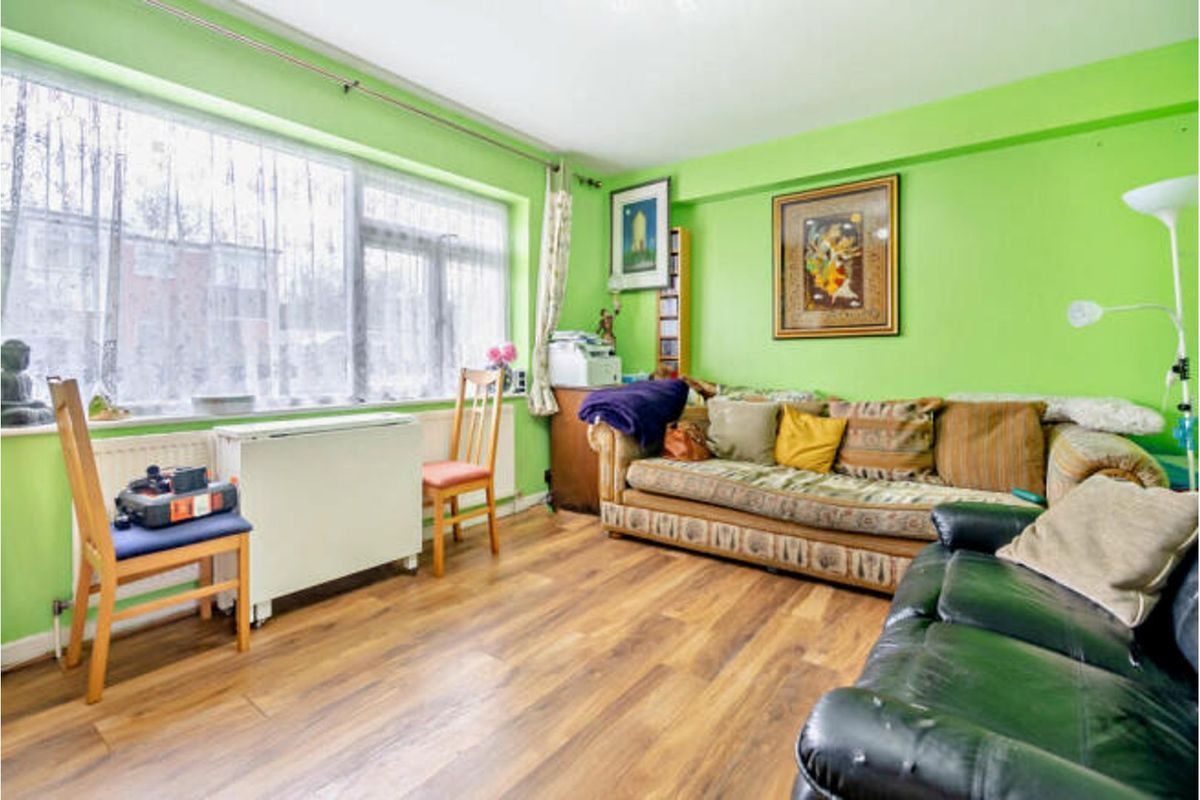 London, N9 9DT - Online Auctions