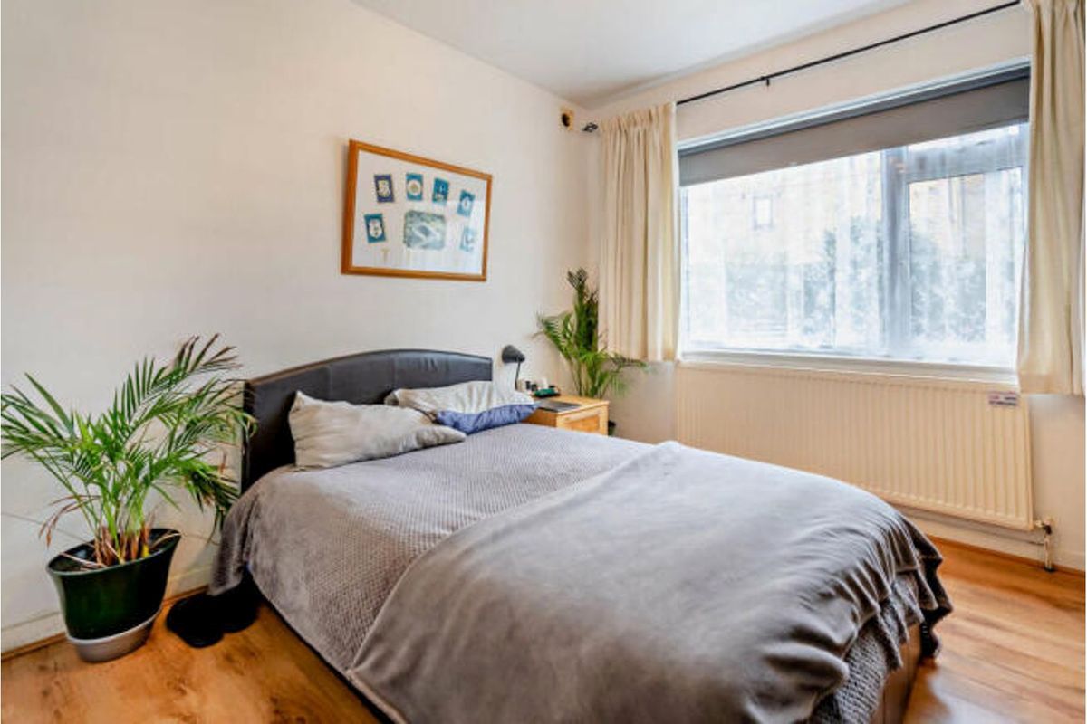 London, N9 9DT - Online Auctions