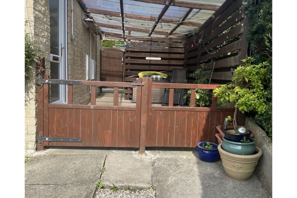 8 Brentwood Avenue Bamford, Hope Valley, Derbyshire, S33 0AF