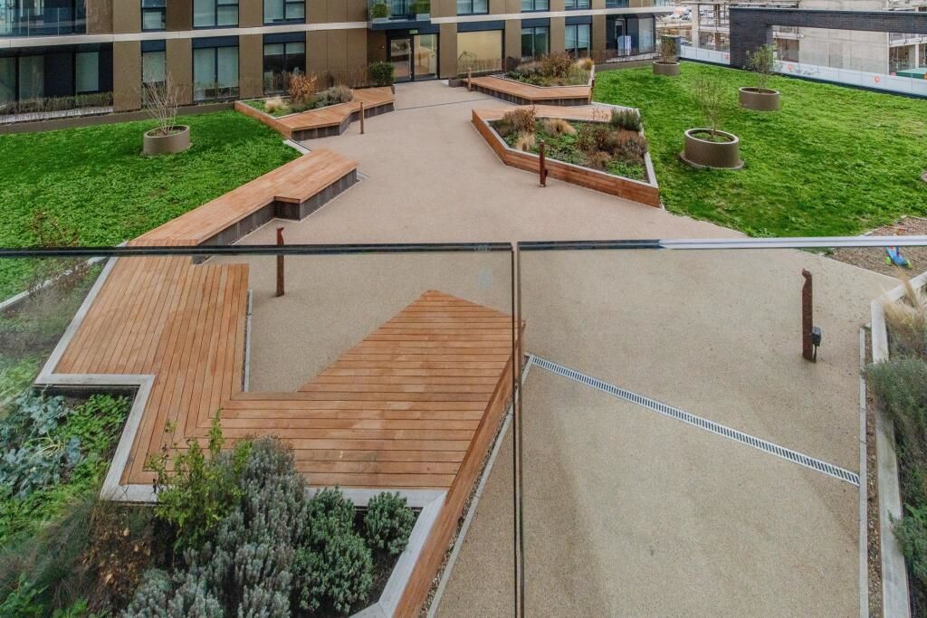 Flat 19 South House, Gillingham Gate Road, Chatham, Kent, ME4 4RS