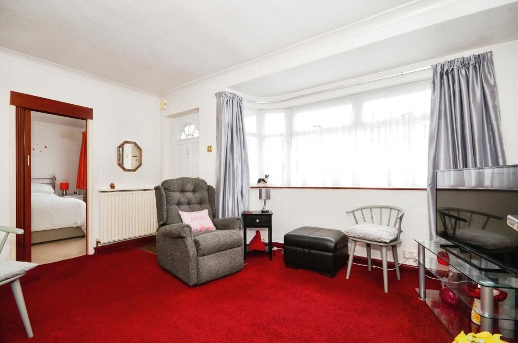 35 Eldon Avenue, Borehamwood, Hertfordshire, WD6 1NL