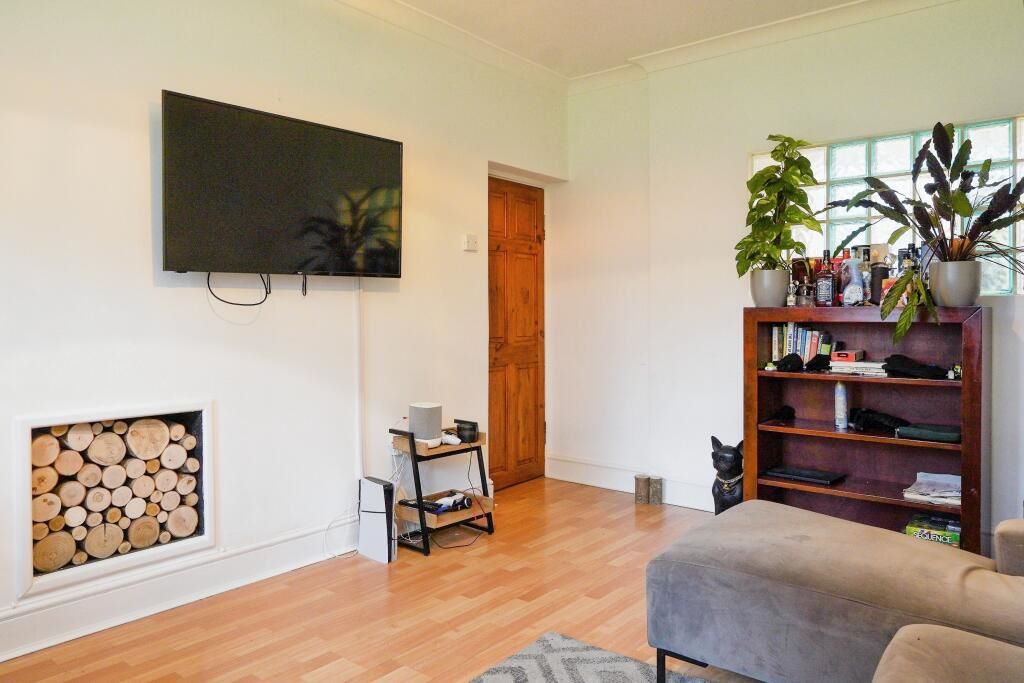 59 Thornton Gardens, London, SW12 0LQ