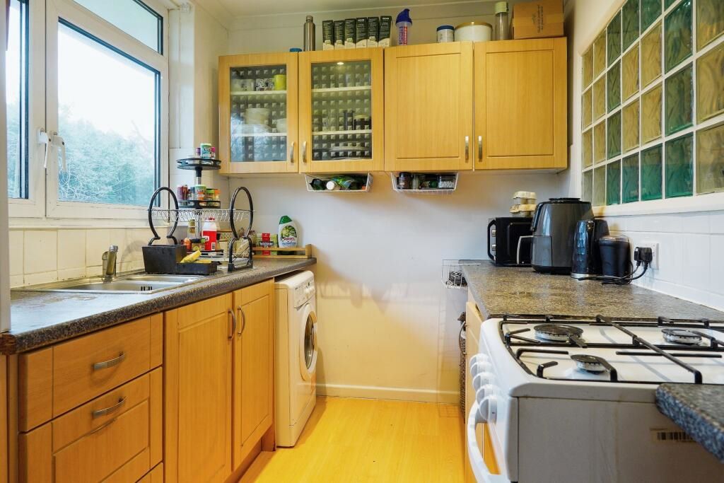 59 Thornton Gardens, London, SW12 0LQ