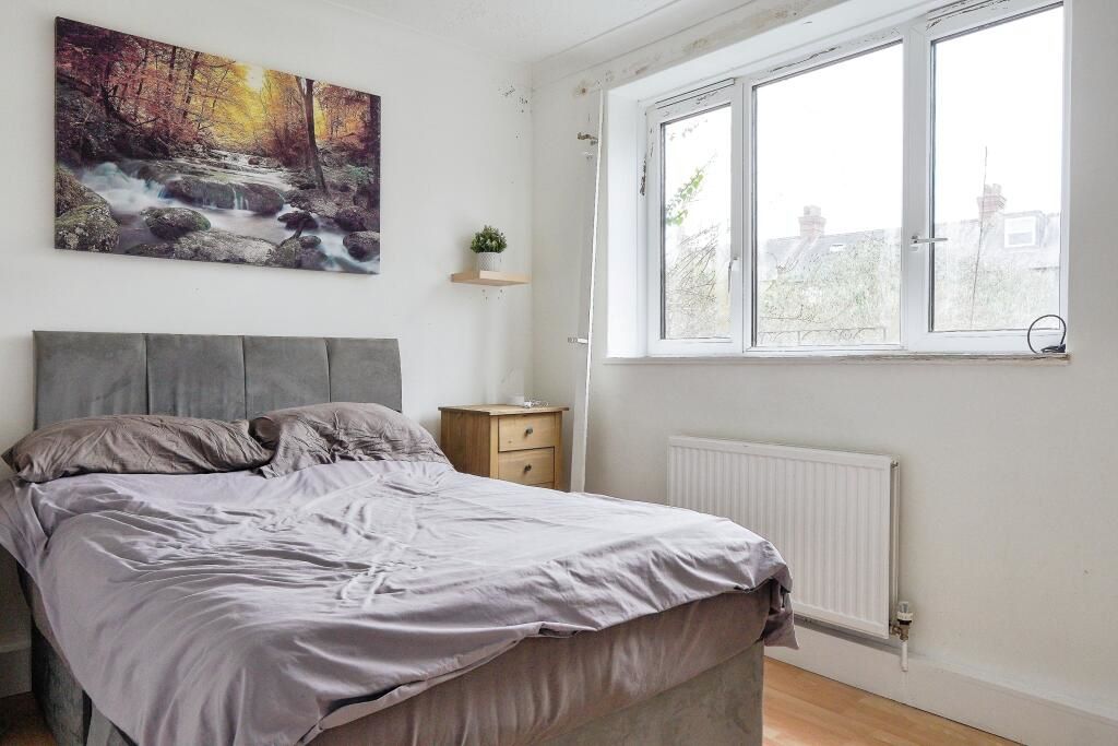 59 Thornton Gardens, London, SW12 0LQ