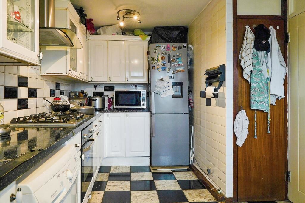 Flat 88 Badric Court, 5 Yelverton Road, London, SW11 3SW