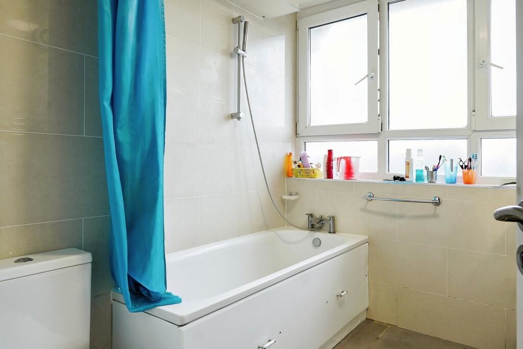 Flat 88 Badric Court, 5 Yelverton Road, London, SW11 3SW