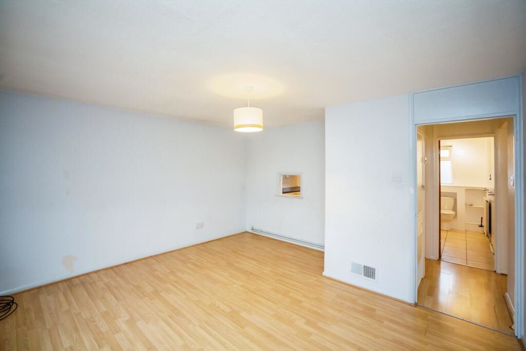 35 Gilbert Close, Swanscombe, Kent, DA10 0NH