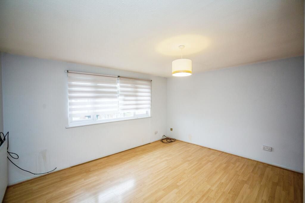 35 Gilbert Close, Swanscombe, Kent, DA10 0NH