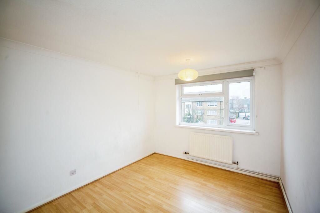 35 Gilbert Close, Swanscombe, Kent, DA10 0NH