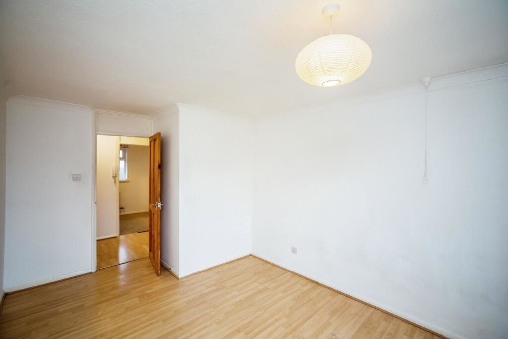 35 Gilbert Close, Swanscombe, Kent, DA10 0NH