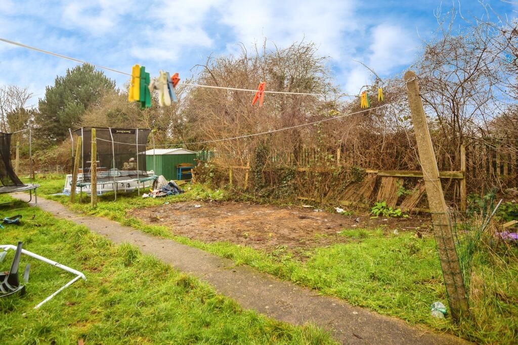 35 Gilbert Close, Swanscombe, Kent, DA10 0NH