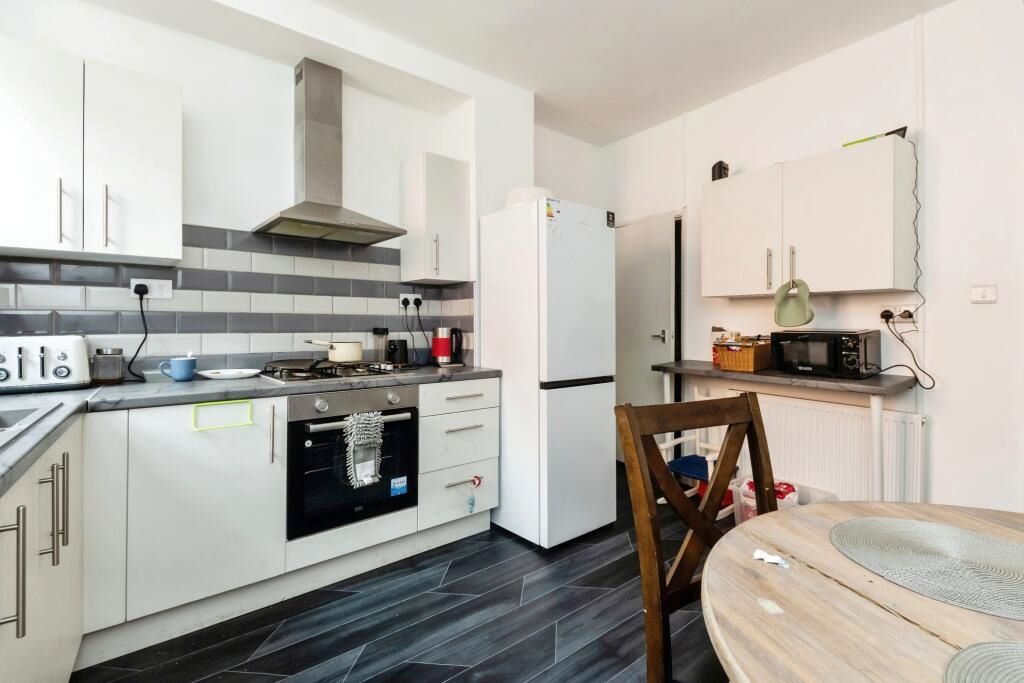 8 Caulton Street, Nottingham, Nottinghamshire, NG7 5AA