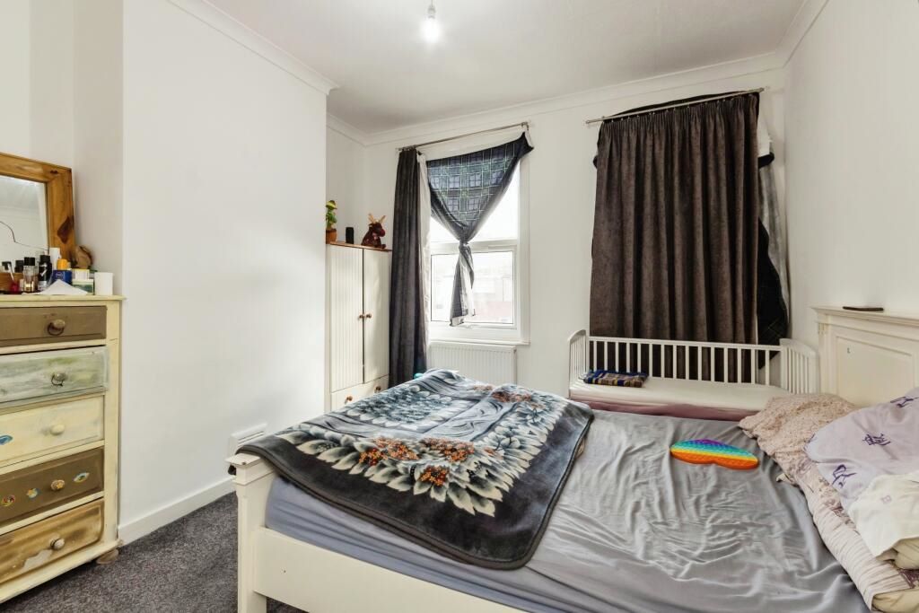 8 Caulton Street, Nottingham, Nottinghamshire, NG7 5AA