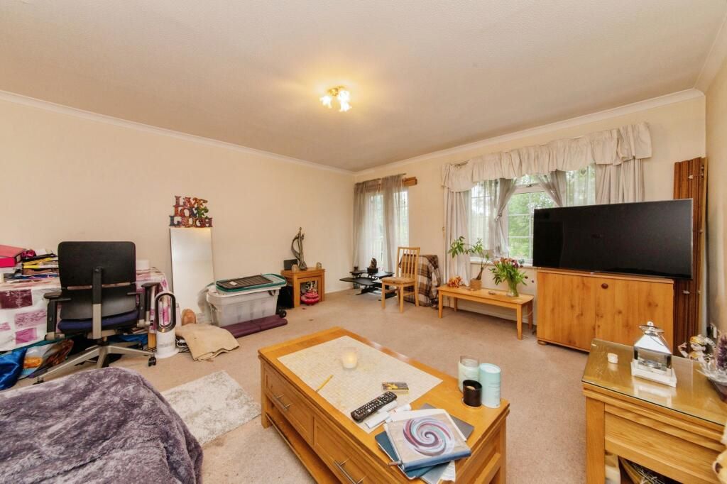 18 Bramble Close, STANMORE, Middlesex, HA7 1QX