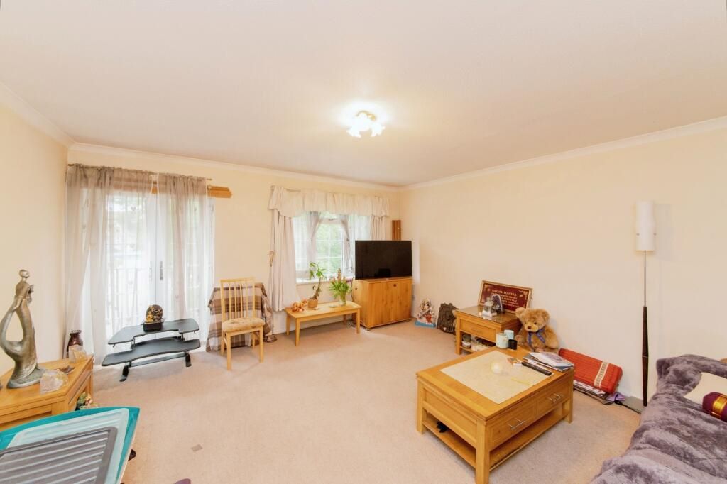 18 Bramble Close, STANMORE, Middlesex, HA7 1QX