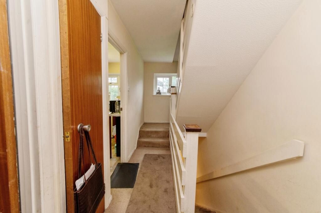 18 Bramble Close, STANMORE, Middlesex, HA7 1QX