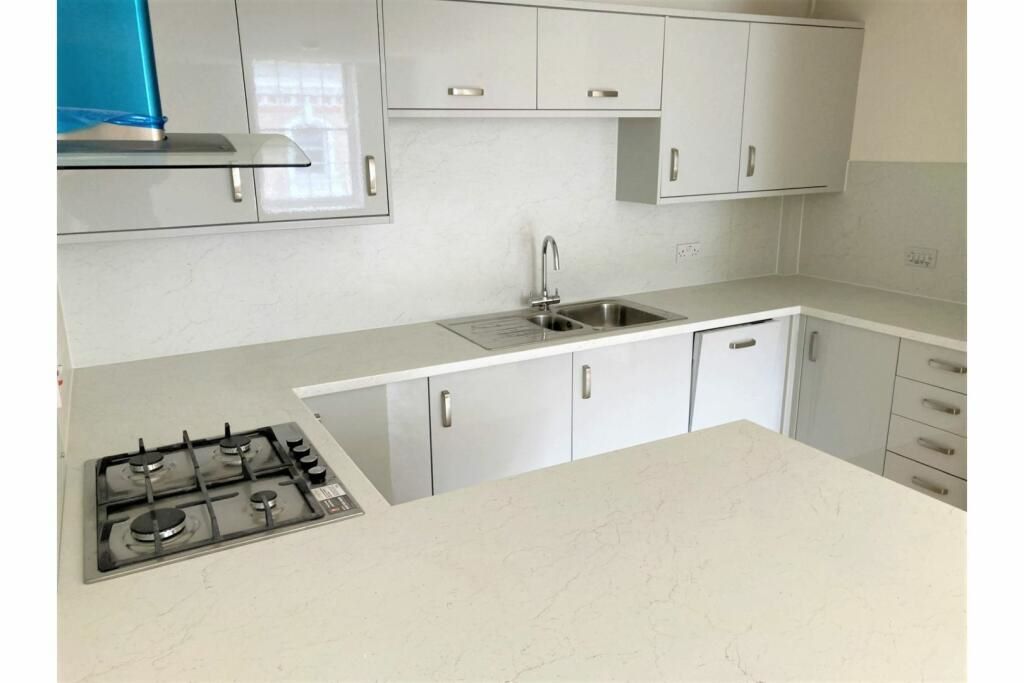 Flat 16 Fleet Court, 26 Fleet Street, Torquay, Devon, TQ1 1DR