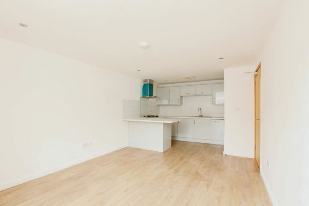 Flat 16 Fleet Court, 26 Fleet Street, Torquay, Devon, TQ1 1DR