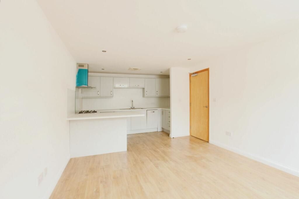 Flat 16 Fleet Court, 26 Fleet Street, Torquay, Devon, TQ1 1DR