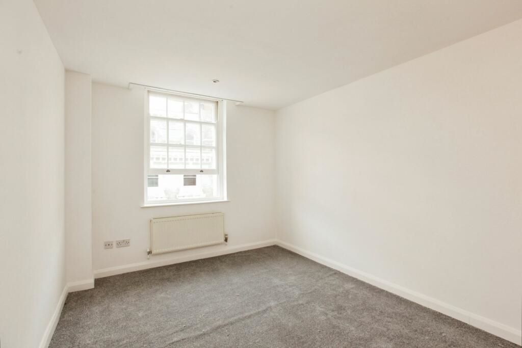 Flat 16 Fleet Court, 26 Fleet Street, Torquay, Devon, TQ1 1DR