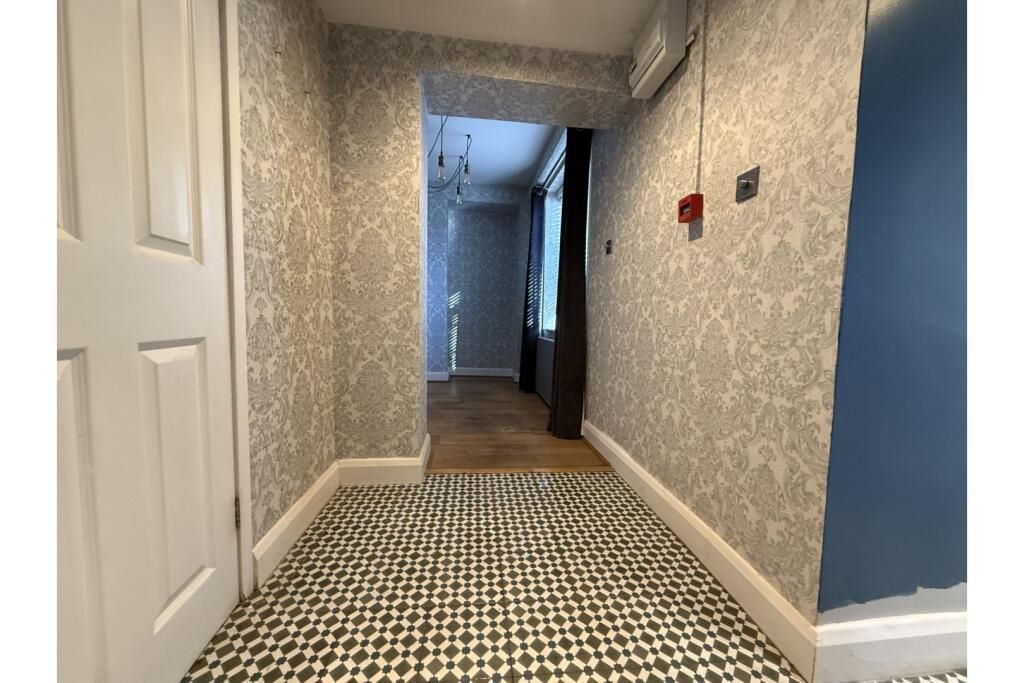 1a Courtenay Towers Courtenay Terrace, Hove, East Sussex, BN3 2WF