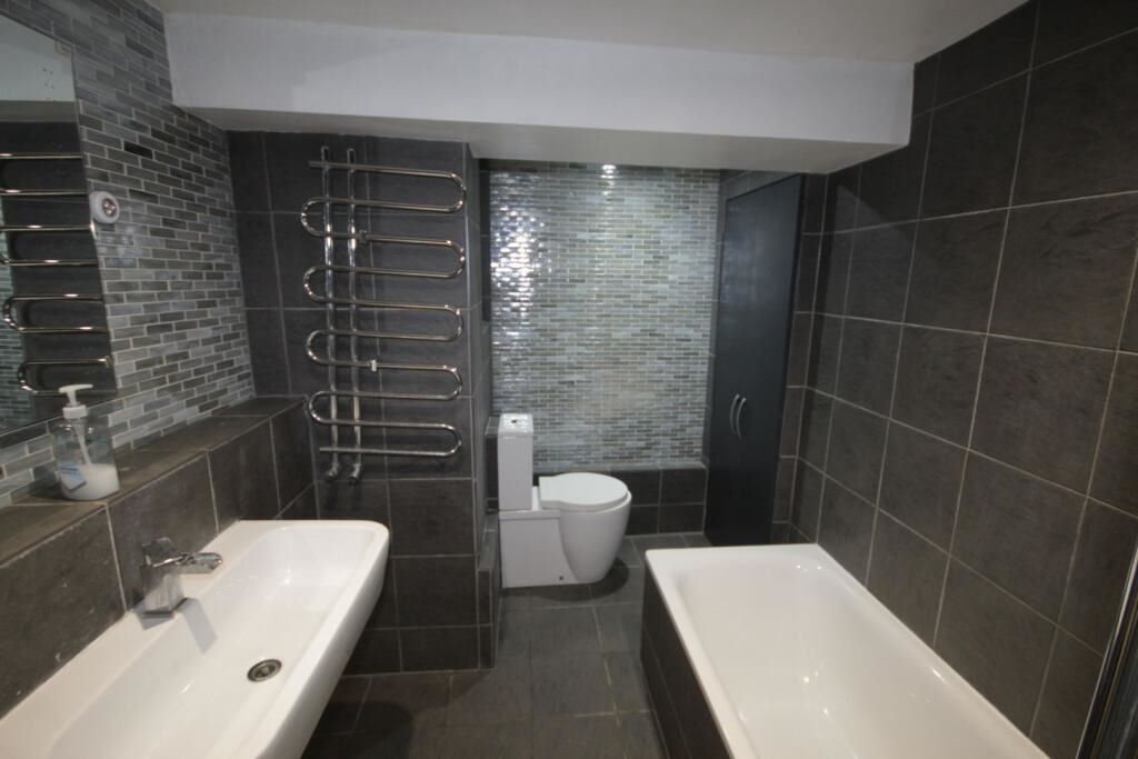 1a Courtenay Towers Courtenay Terrace, Hove, East Sussex, BN3 2WF