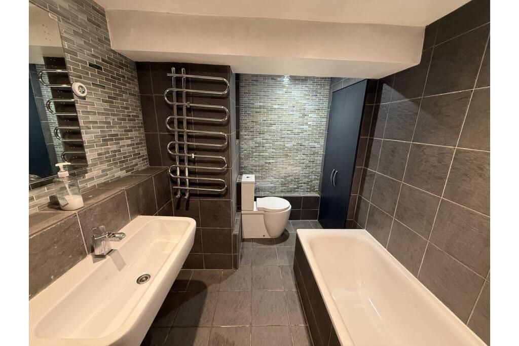 1a Courtenay Towers Courtenay Terrace, Hove, East Sussex, BN3 2WF