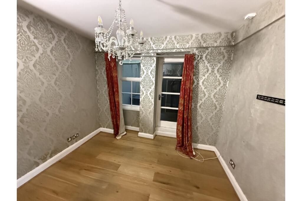 1a Courtenay Towers Courtenay Terrace, Hove, East Sussex, BN3 2WF