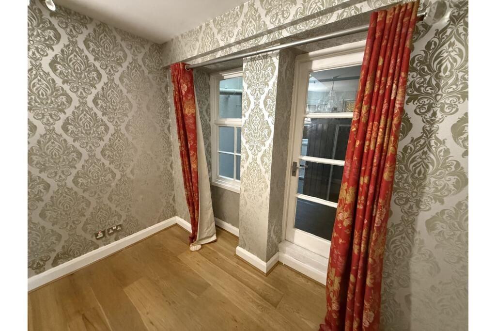 1a Courtenay Towers Courtenay Terrace, Hove, East Sussex, BN3 2WF