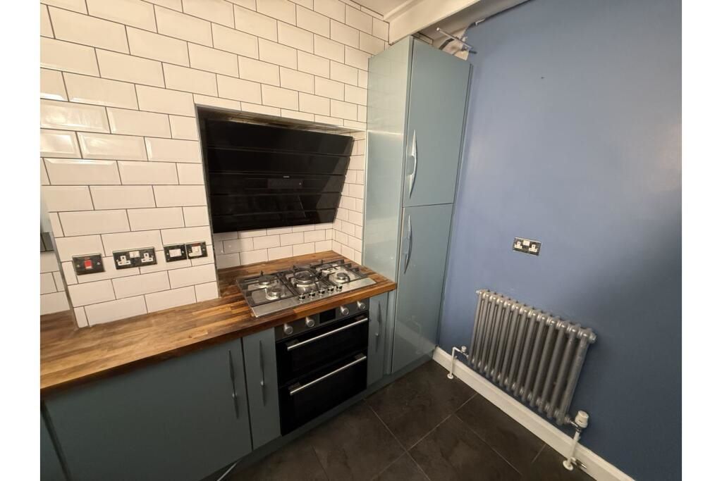 1a Courtenay Towers Courtenay Terrace, Hove, East Sussex, BN3 2WF