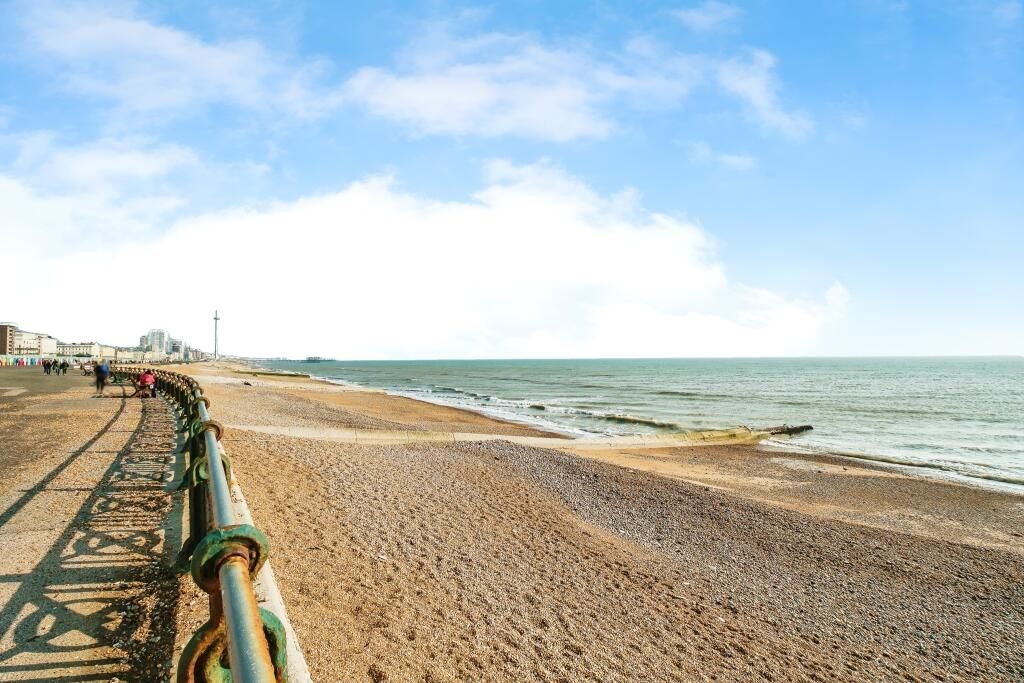 1a Courtenay Towers Courtenay Terrace, Hove, East Sussex, BN3 2WF