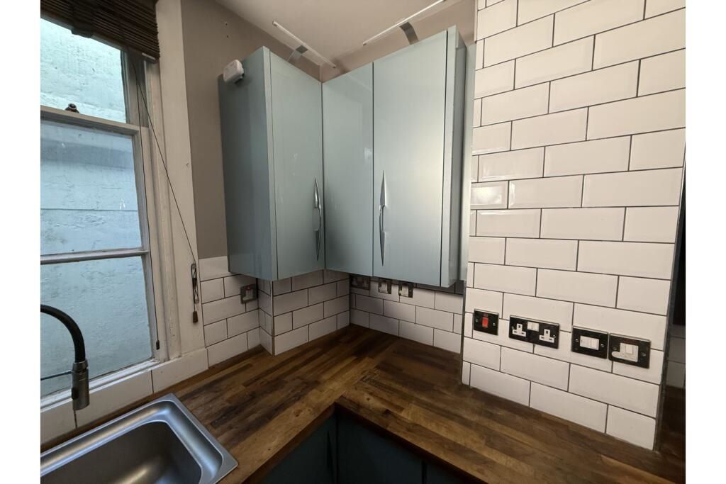 1a Courtenay Towers Courtenay Terrace, Hove, East Sussex, BN3 2WF