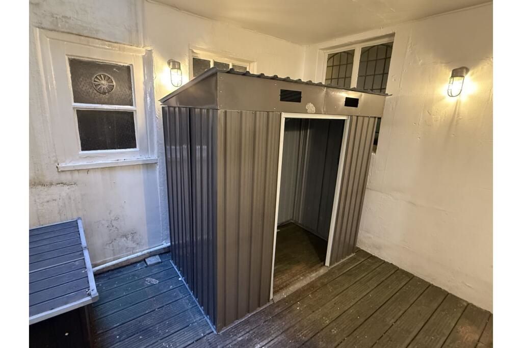 1a Courtenay Towers Courtenay Terrace, Hove, East Sussex, BN3 2WF