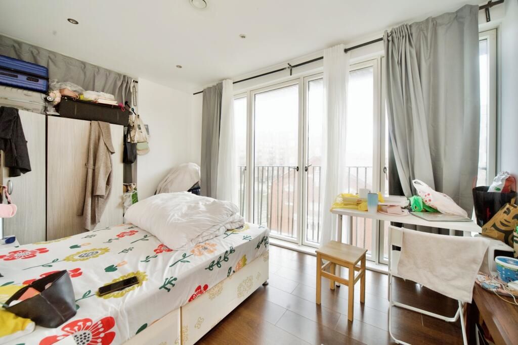 Flat 5 Baillie Apartments, 31 Lock Side Way, London, E16 2JQ