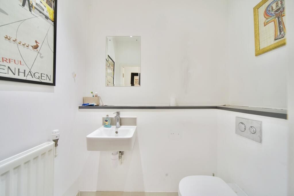 Flat 5 Baillie Apartments, 31 Lock Side Way, London, E16 2JQ