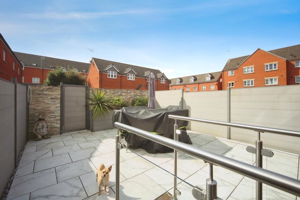 9 Quayle Court, Kidderminster, Worcestershire, DY11 6SQ