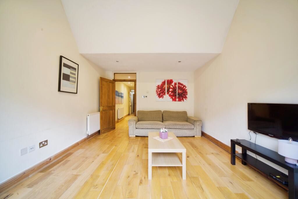 93 Mackenzie Road, London, N7 8QY