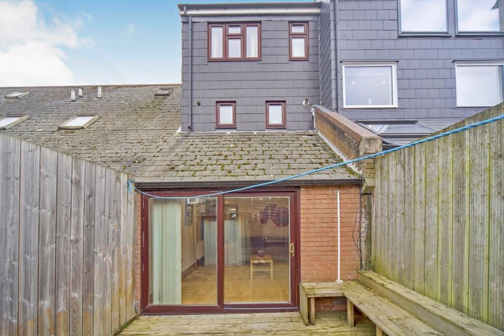 93 Mackenzie Road, London, N7 8QY