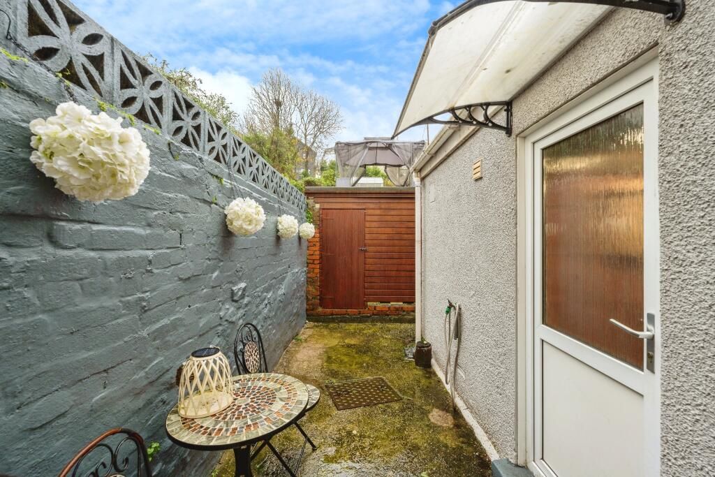 104 Vivian Road Sketty, Swansea, West Glamorgan, SA2 0UL