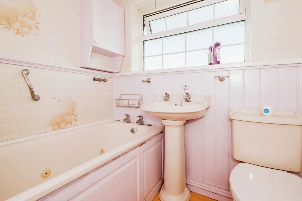 17 West Way Wick, Littlehampton, West Sussex, BN17 7LY